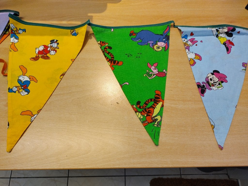 Te koop aangeboden: Stof feest slinger, handgemaakt , Ophalen of Verzenden, Nieuw, Versiering