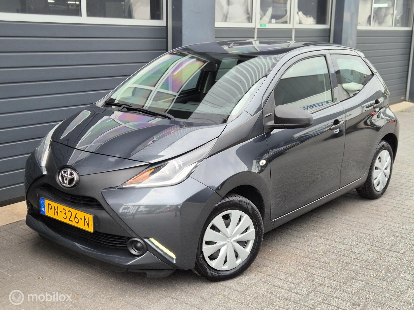 Toyota Aygo 1.0 VVT-i x | CRUISE | STUUR.B | 104.000KM |, Auto's, Voorwielaandrijving, Gebruikt, Euro 6, 4 stoelen