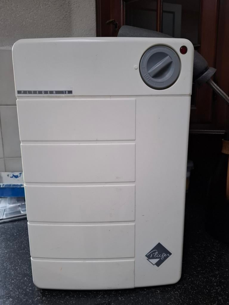 Plieger 10 Boiler - Compacte en efficiënte warmwateroplossin, Doe-het-zelf en Verbouw, Geisers en Boilers, Ophalen, Gebruikt, Boiler