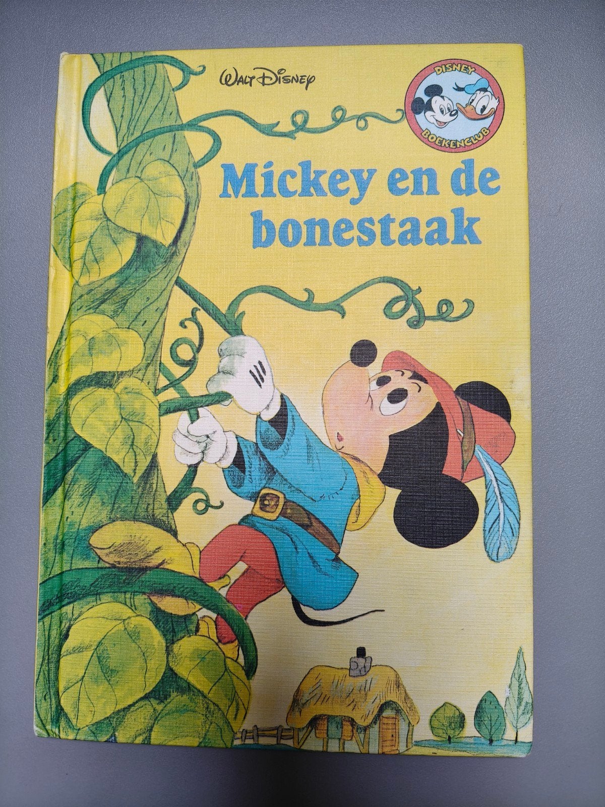 Walt Disney - Mickey en de bonestaak (Disney Boekenclub), Boeken, Ophalen of Verzenden, Gelezen, Walt Disney