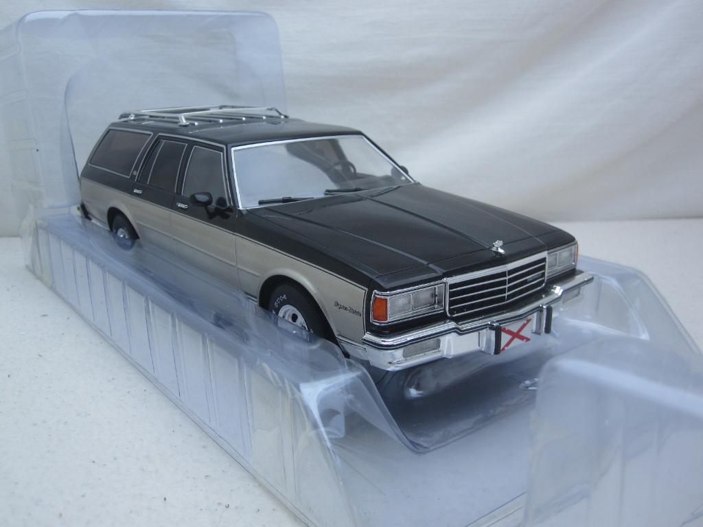 Chevrolet Caprice Estate Wagon 1985 zwart/zilver 1:18 MCG, Ophalen of Verzenden, Nieuw, Auto, Overige merken