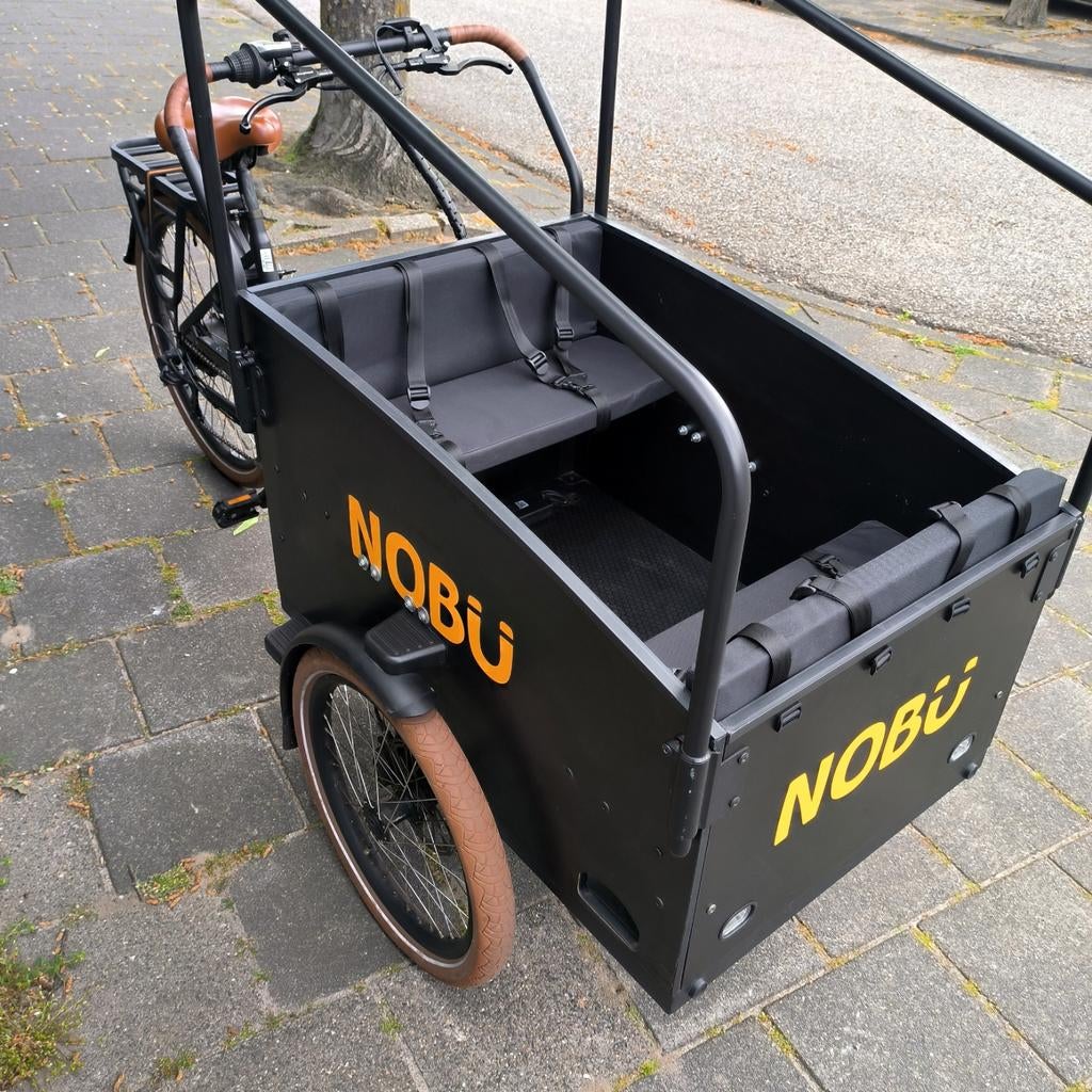 NOBU Robusto Bakfiets 36v 13,5ah - 1 jaar oud - Topstaat, Ophalen, Schijfrem, 4 kinderen of meer, Huif