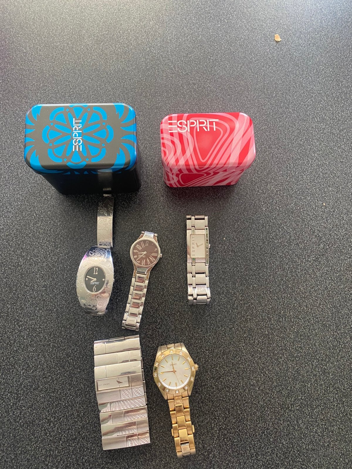 3X ESPRIT DAMES HORLOGE EN TWEEMAAL DKNY DAMES HORLOGE, Ophalen, Zo goed als nieuw, Staal