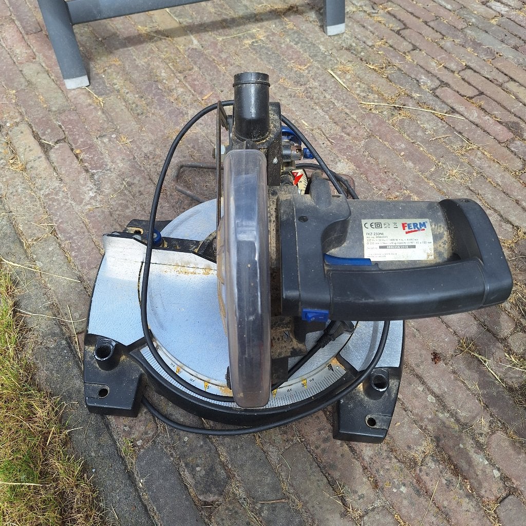 Ferm afkortzaag, Ophalen, 1200 watt of meer, Afkortzaag, 70 mm of meer
