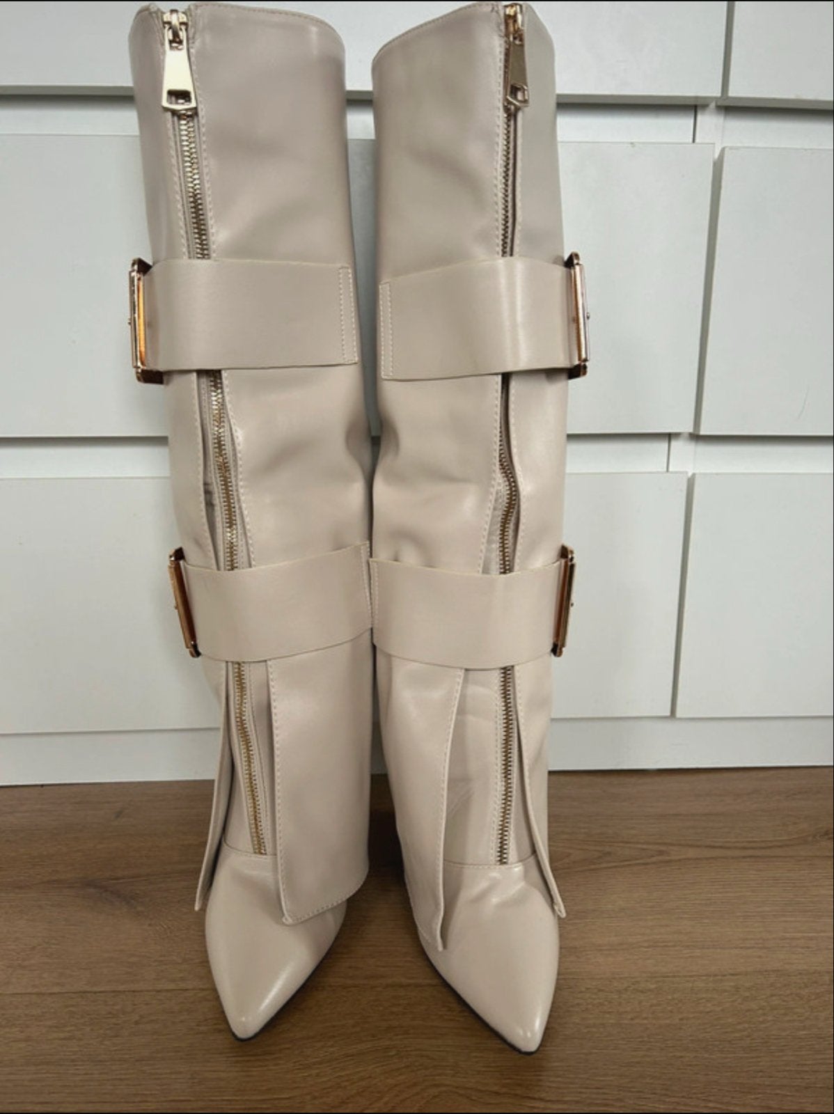Beige laarzen met gespen en ritsen, Ophalen, Zo goed als nieuw, Beige, Lage of Enkellaarzen