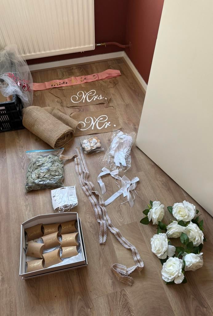 Bruiloft accessoires, Hobby en Vrije tijd, Feestartikelen, Ophalen of Verzenden, Zo goed als nieuw, Versiering, Geboorte of Huwelijk