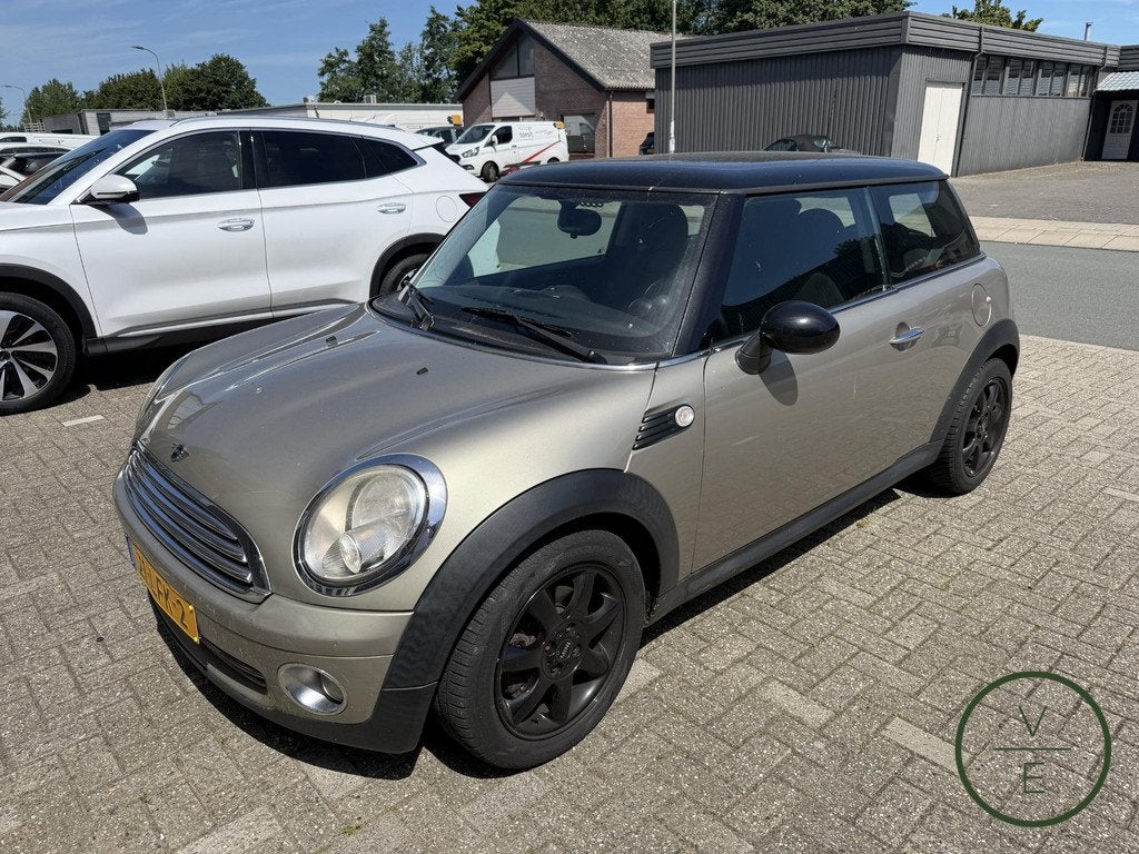 MINI 3-Deurs 1.6 Cooper Pepper | Airco | Cruise | APK 02-202, Auto's, Mini, Voorwielaandrijving, Zwart, 4 cilinders, 4 stoelen