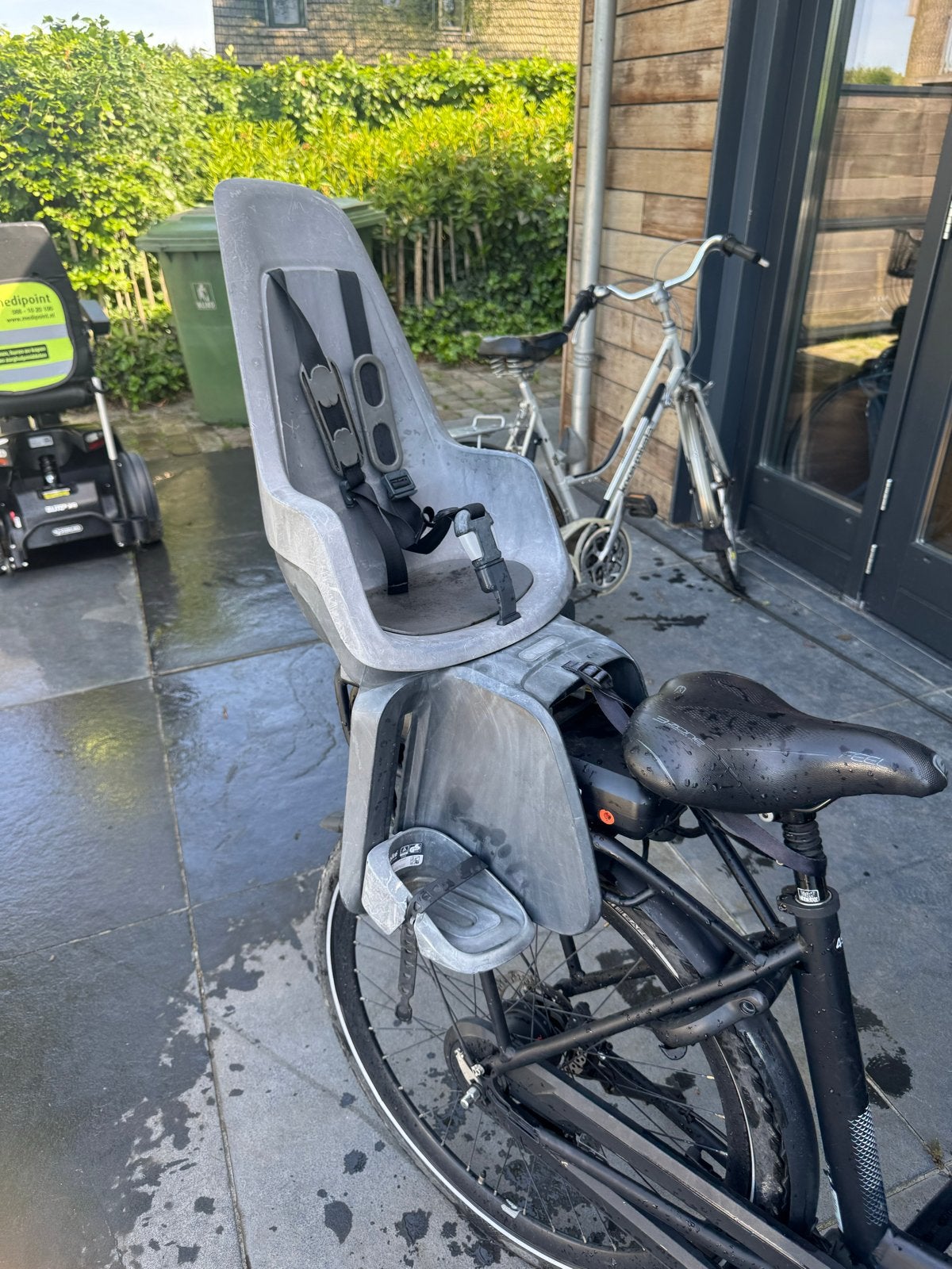 Bobike achterzitje voor fiets - Grijs met eBike bevestiging, Ophalen, Achterzitje, 9 t/m 18 kg, Gebruikt