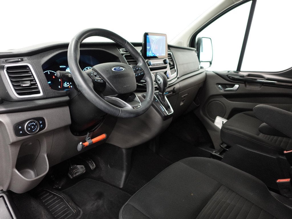 Ford Transit Custom 300 2.0 TDCI L2H1 Limited Dubbele cabine, Stof, Euro 6, 4 cilinders, 129 pk