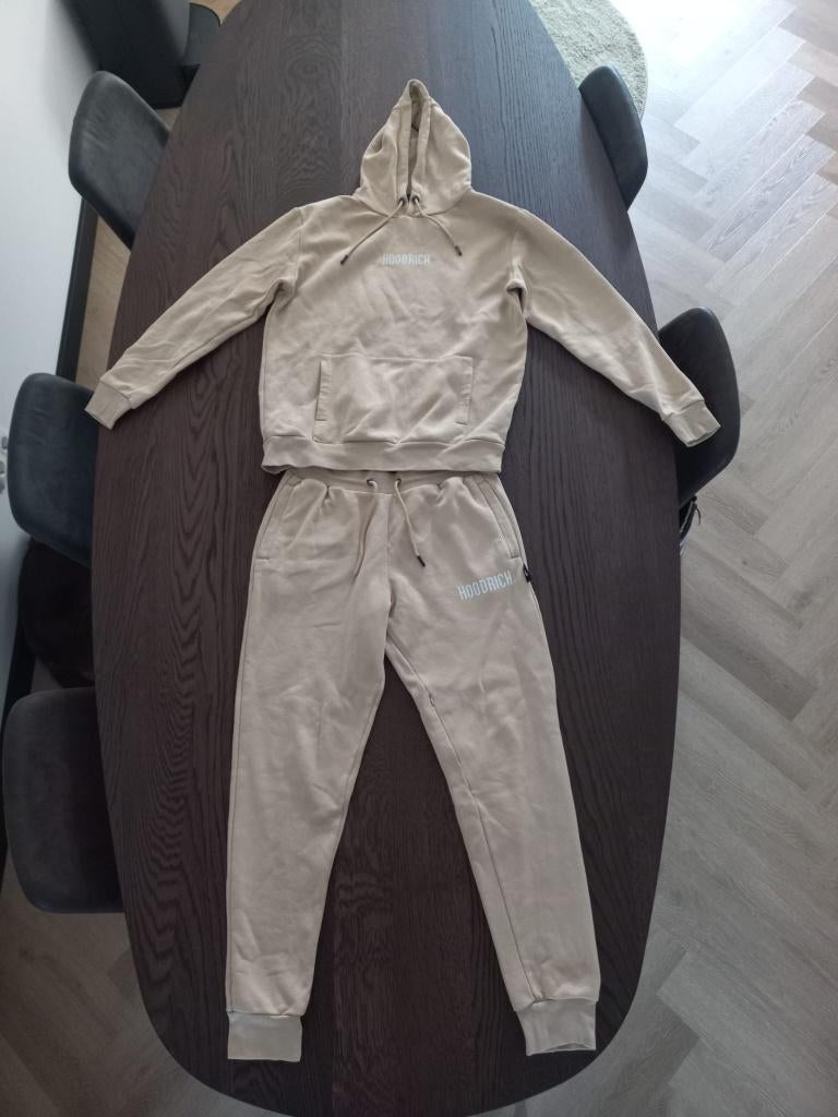 Hoodrich tracksuit, Kleding | Heren, Sportkleding, Zo goed als nieuw, Wandelen of Outdoor, Maat 46 (S) of kleiner, Beige, Ophalen