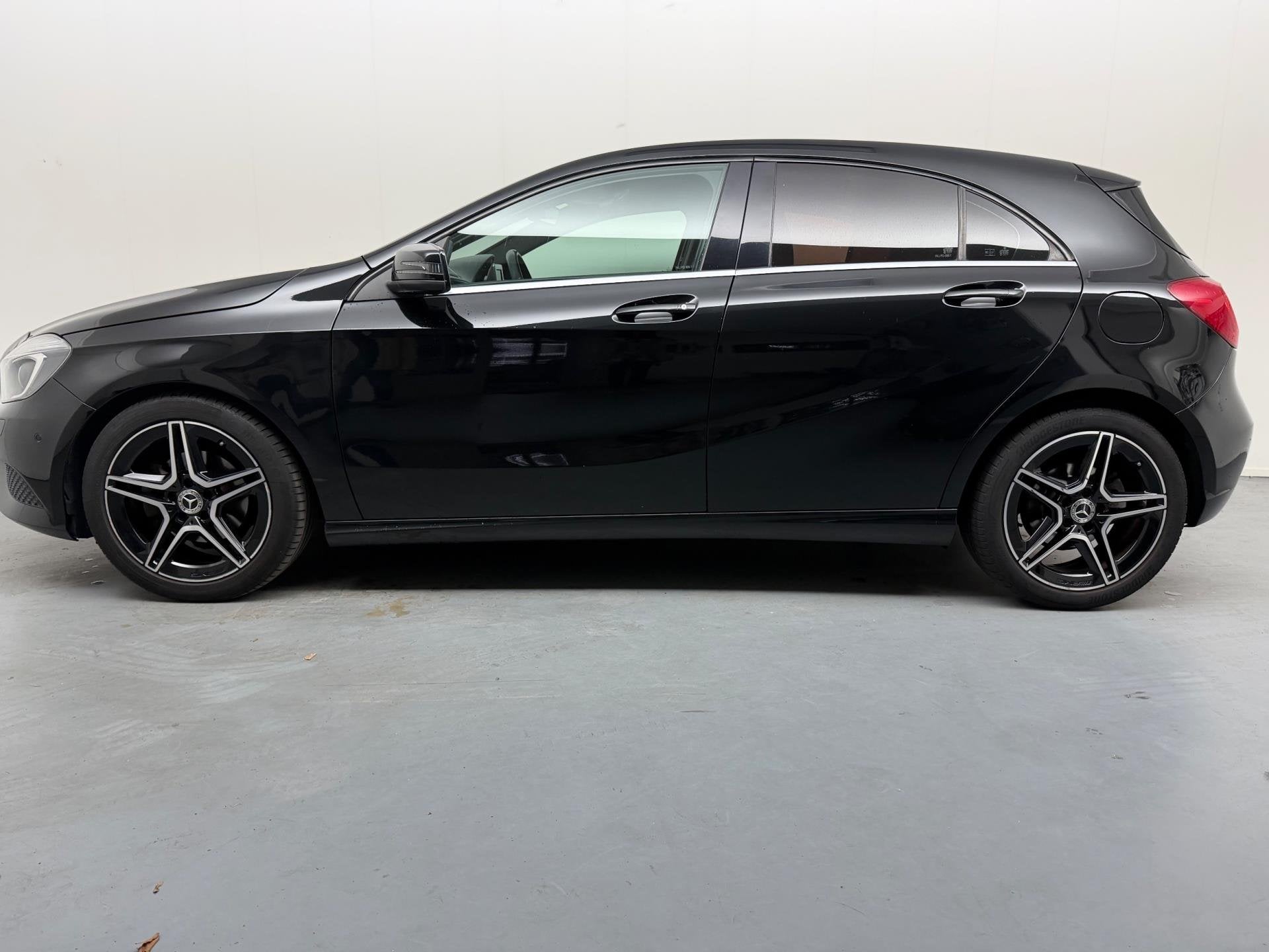 Mercedes-Benz A-klasse 180 Ambition # Clima # Xenon # Navi #, Voorwielaandrijving, Gebruikt, Euro 6, 4 cilinders