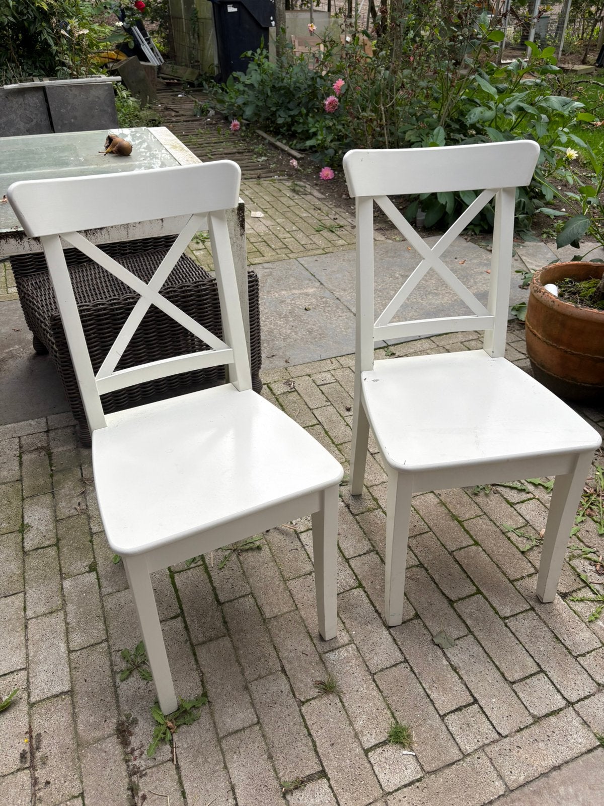 Witte ikea stoelen, Ophalen
