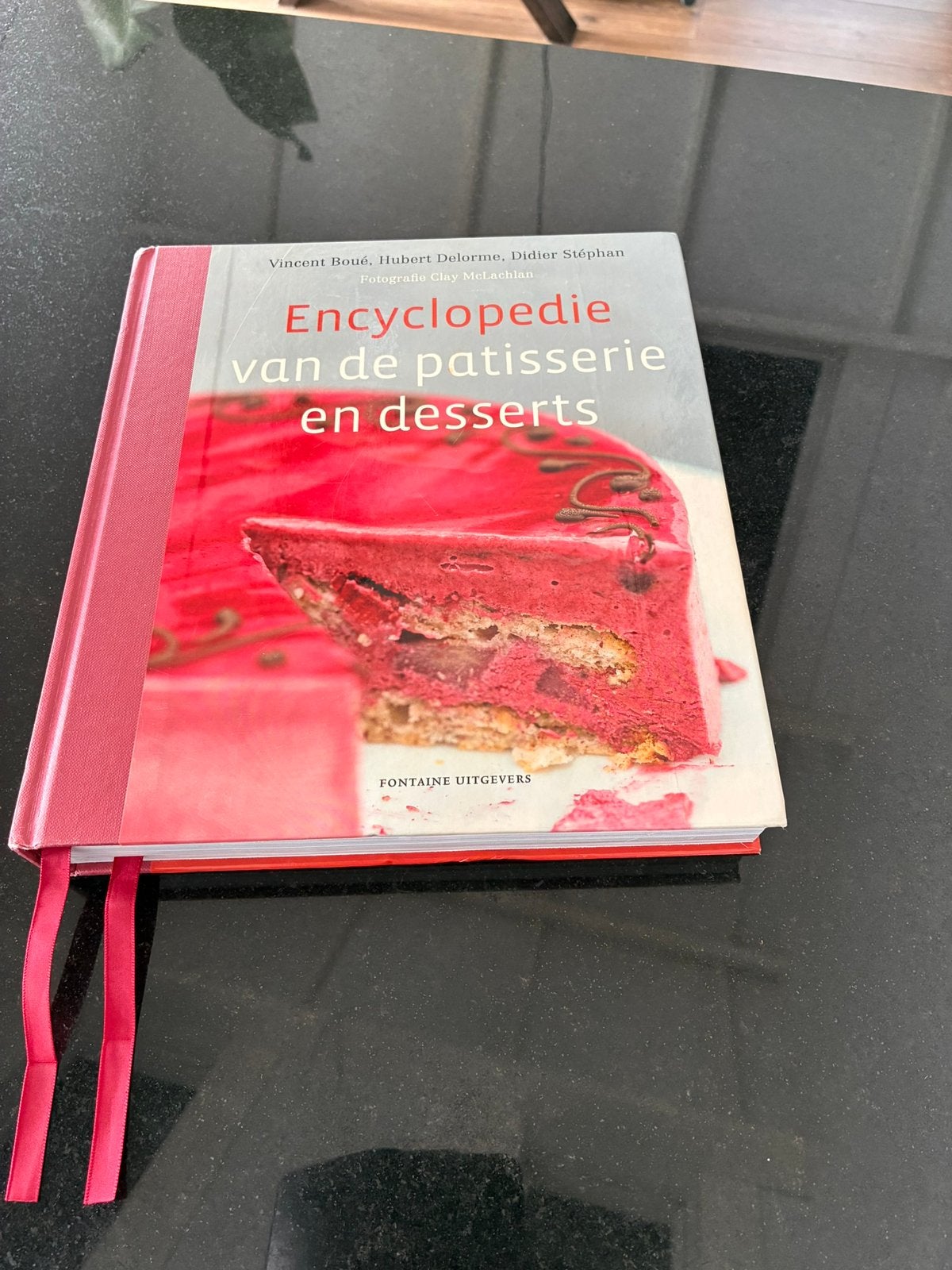 Kookboek Encyclopedie van de patisserie en desserts Boue, Ophalen of Verzenden, Zo goed als nieuw
