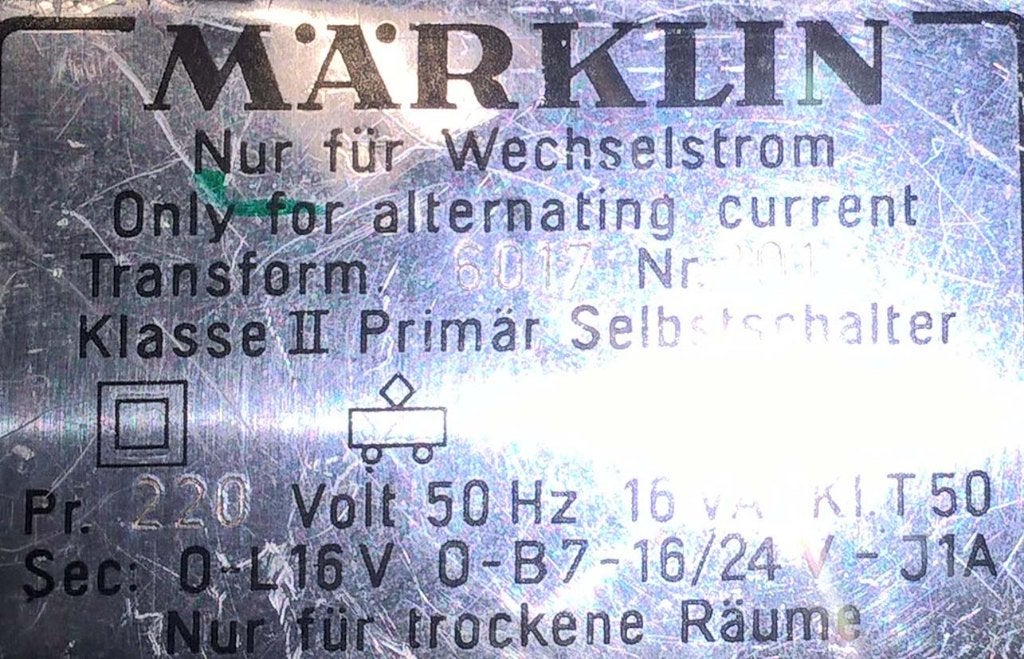 Märklin transformatoren 6017 en 6413, Ophalen of Verzenden, Zo goed als nieuw, Märklin, Transformator of Voeding