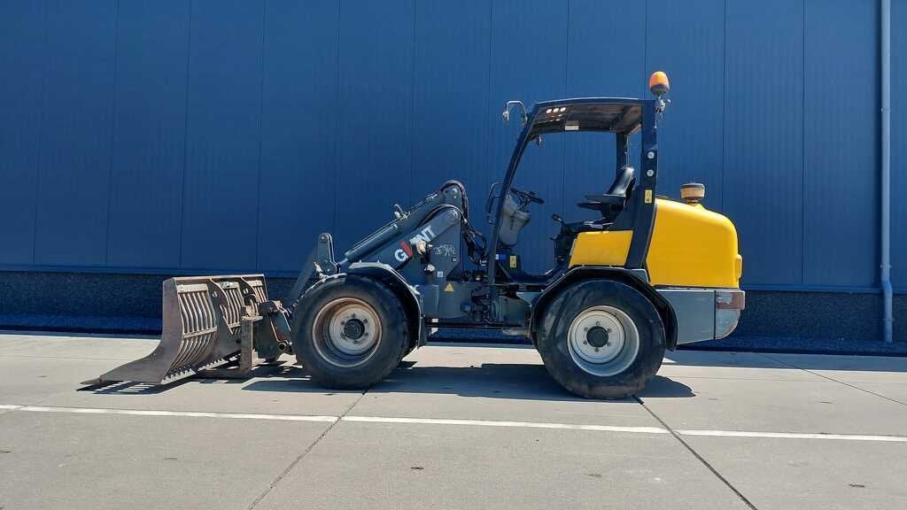 Giant 6004T X-tra (12023), Tobroco, Info@tobroco.nl, Sprendlingenstraat 57
5061 KM  Oisterwijk, NL, Wiellader of Shovel