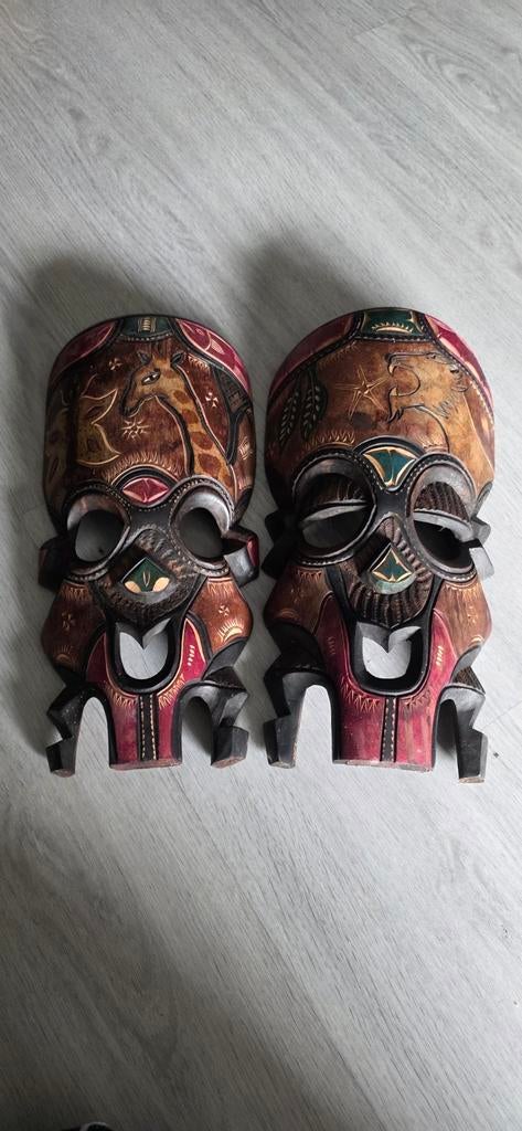 Twee handgesneden houten maskers uit Thailand, Antiek en Kunst, Ophalen of Verzenden