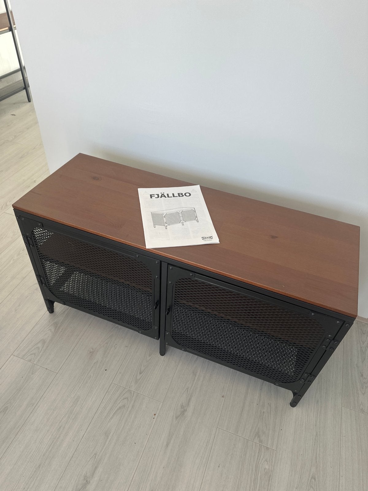 IKEA FJÄLLBO TV-meubel/dressoir - Zo goed als nieuw, 100 tot 150 cm, Ophalen of Verzenden, Zo goed als nieuw, Minder dan 100 cm