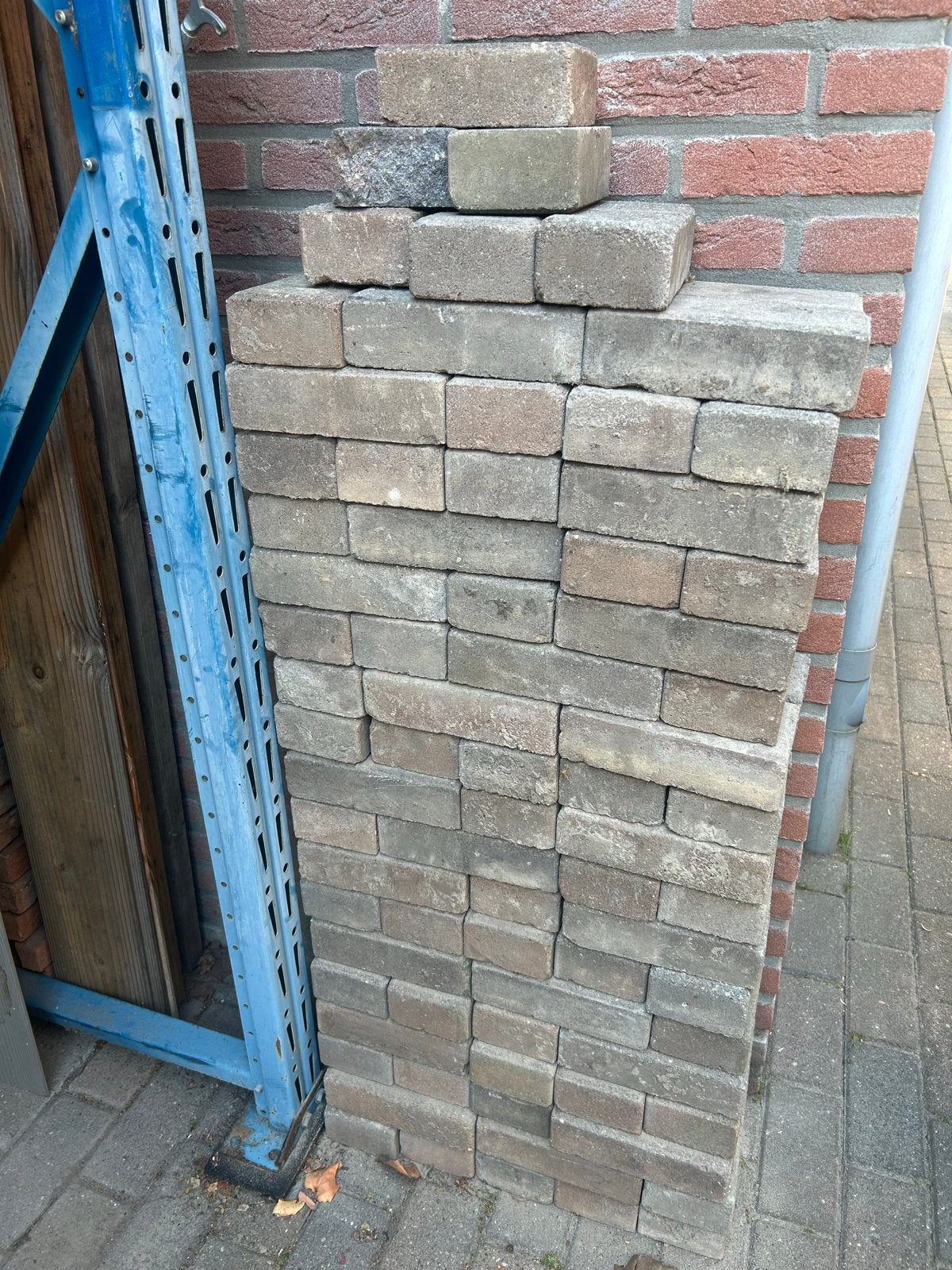 Gratis 100 beton klinkers, Tuin en Terras, Ophalen, Gebruikt, Klinkers, Minder dan 5 m²