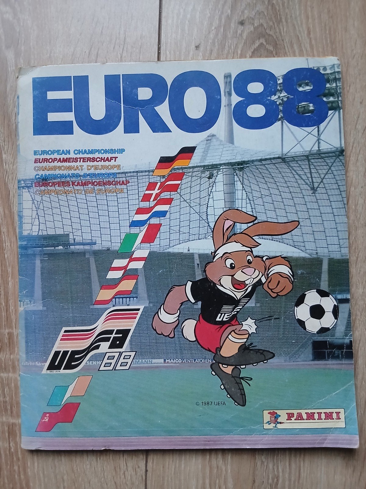 panini euro 1988 stickeralbum! ek 88 album! Compleet, Ophalen of Verzenden, Gebruikt, Overige binnenlandse clubs, Poster, Plaatje of Sticker