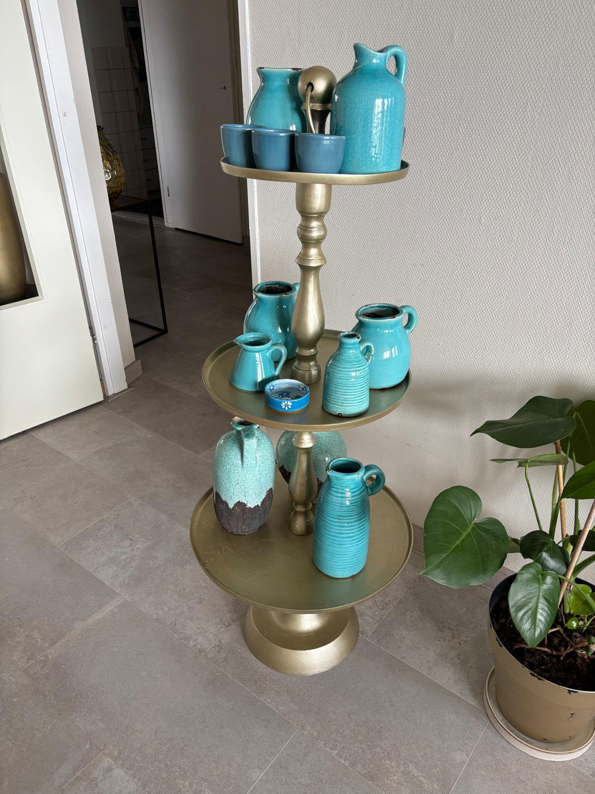 Gouden etagere + vasen, Ophalen