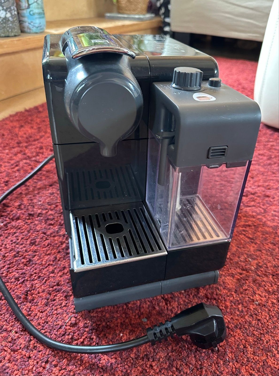 Nespresso De'Longhi Lattissima One, Witgoed en Apparatuur, Koffiezetapparaten, Ophalen, Afneembaar waterreservoir, Gebruikt, Koffiemachine