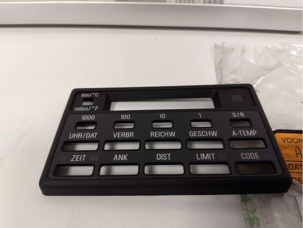 BMW E32 E34 afdekplaat computer 65811384451  NIEUW, Niet ingevuld, Niet ingevuld, Nieuw, Ophalen of Verzenden