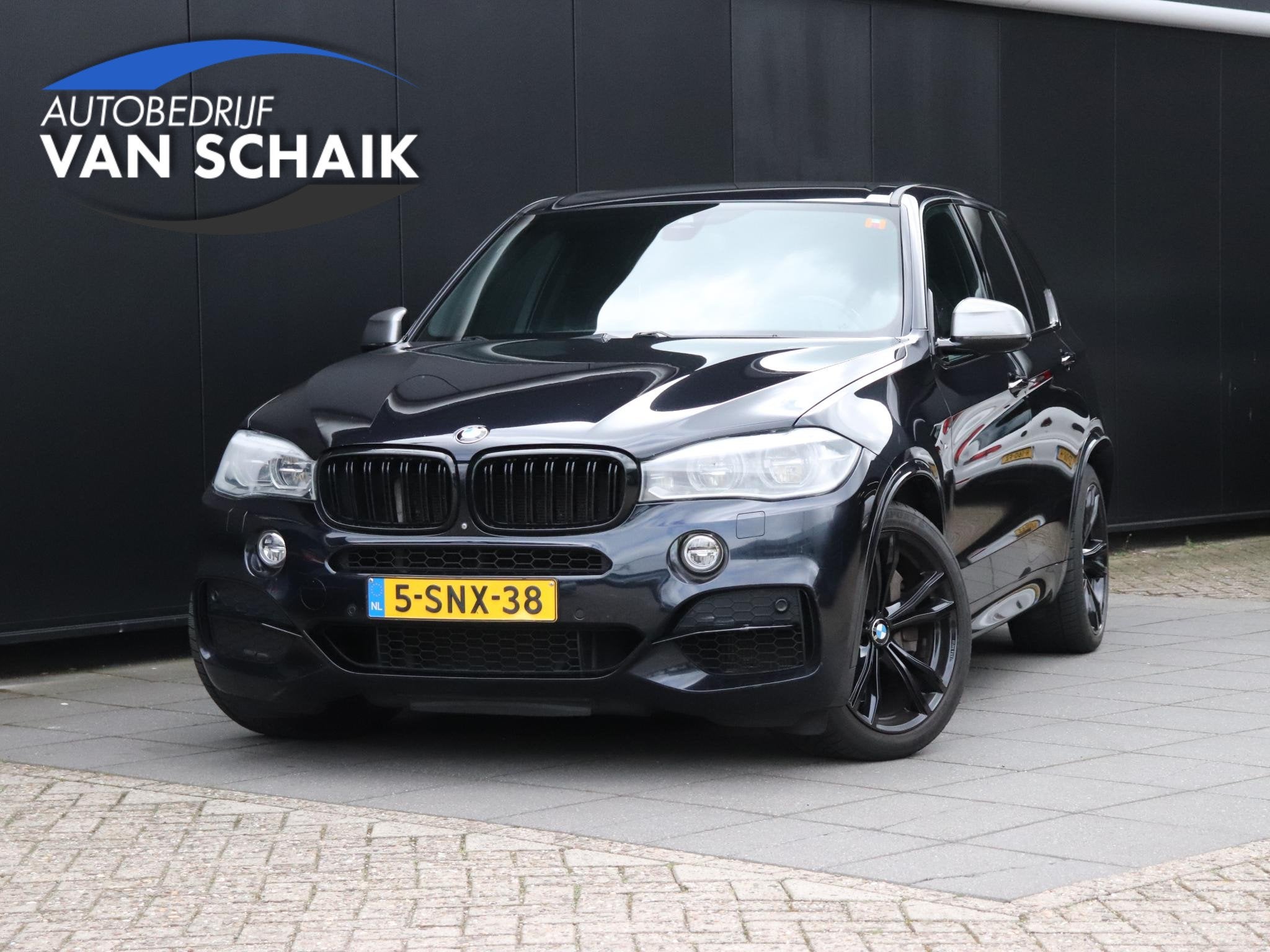 BMW X5 M50d | B&O | LEDER | MEMORY | TREKHAAK | CAMERA | CRU, Auto's, Automaat, 15 km/l, 2993 cc, 255 €/maand