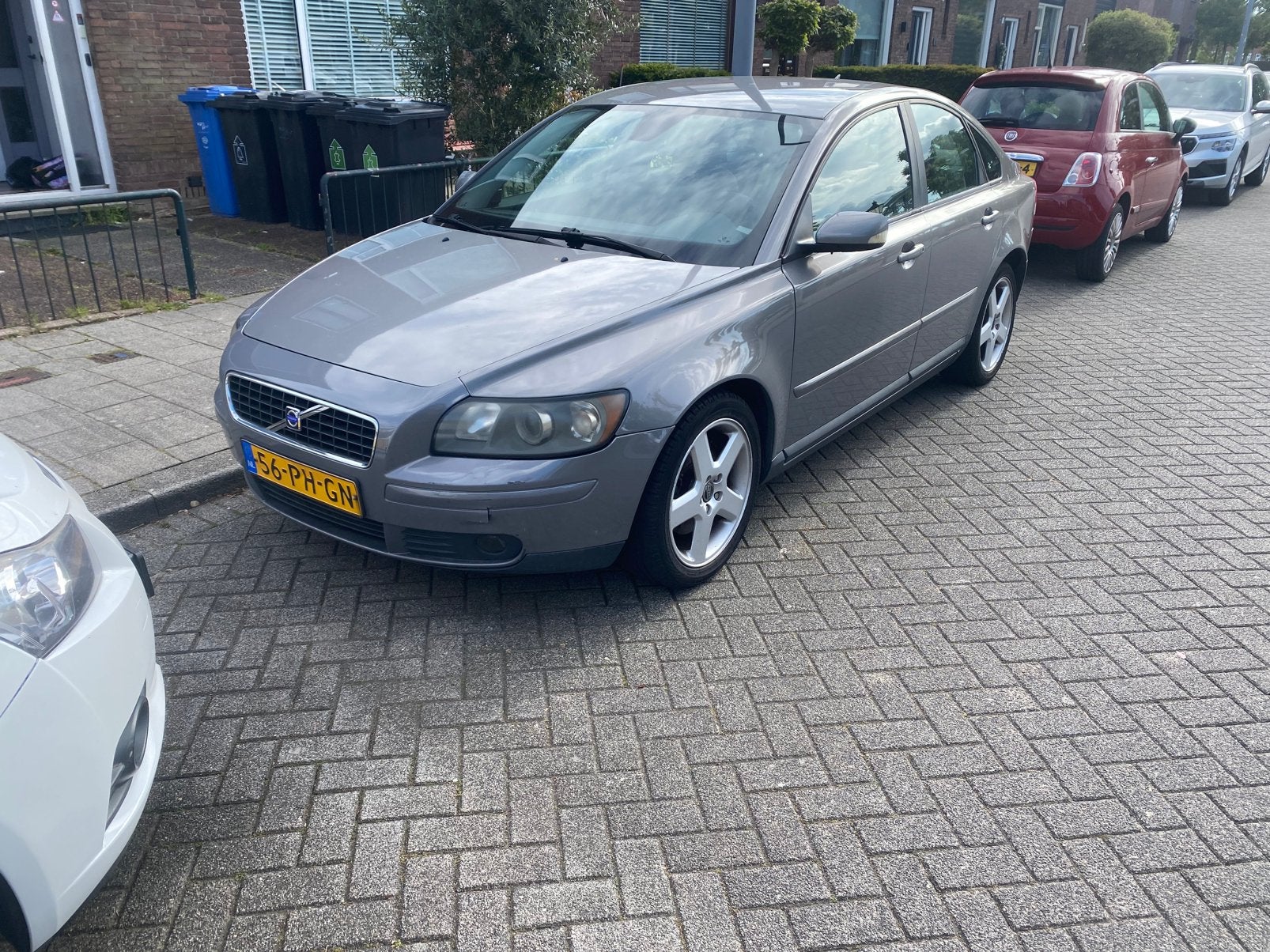 Volvo S40 2.4 I 103KW 2004 Grijs, Auto's, Volvo, Particulier, S40, Benzine, D, Sedan, Handgeschakeld, Origineel Nederlands, Zilver of Grijs