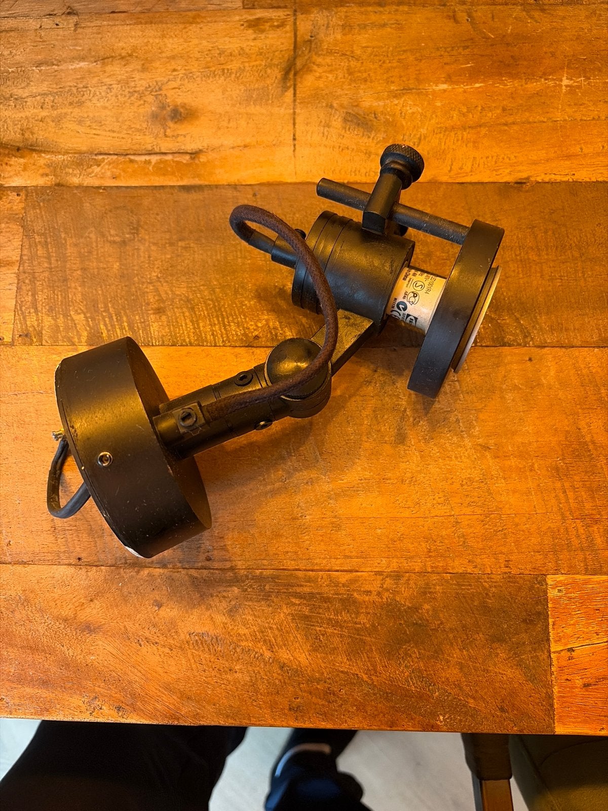 Zwarte verstelbare wandspot met GU10 fitting, Huis en Inrichting, Ophalen, Gebruikt, Zwart, GU10