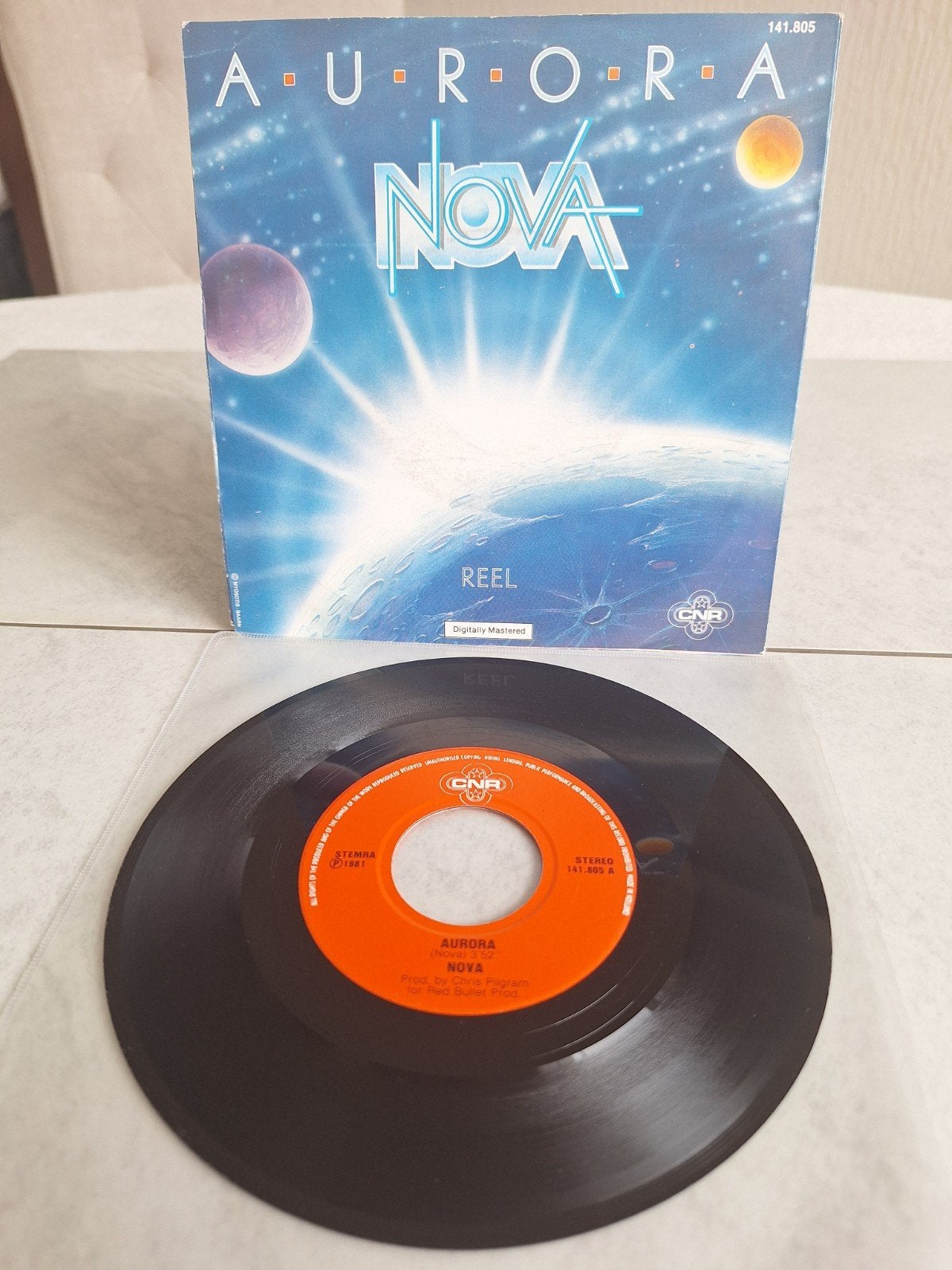 Single van  NOVA  // AURORA ...uit 1981, Ophalen of Verzenden