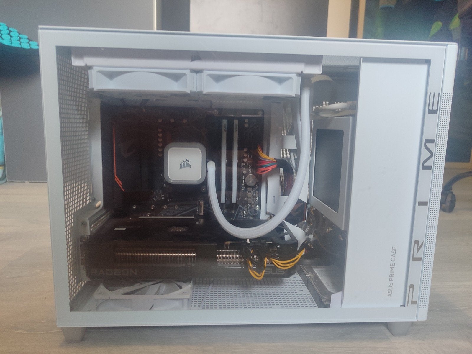 Gaming Pc ryzen 5600x Rx7700xt (Moet weg), Ophalen, Zo goed als nieuw