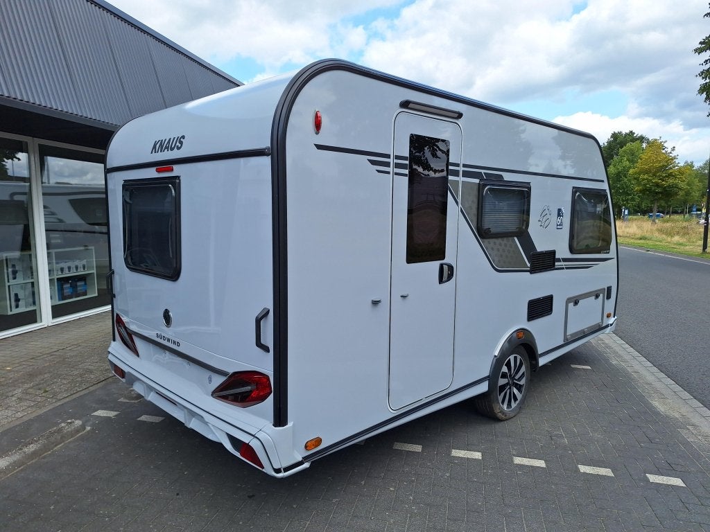 Knaus Sudwind 60 Years 420 QD NIEUW 2025 MODEL, Caravans en Kamperen, Caravans, Bedrijf, Treinzit, Tot en met 3, 4 tot 5 meter