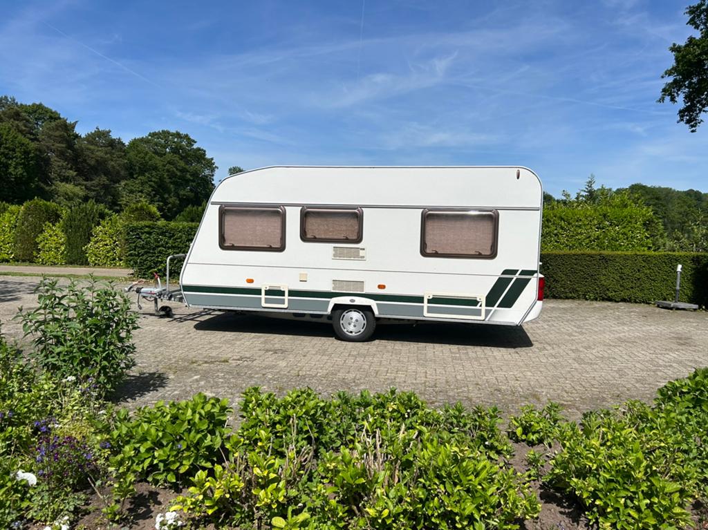 Chateau Calista 450 caravan rondzit/ fransbed, Serviceluik, Chateau, Rondzit, 750 - 1000 kg