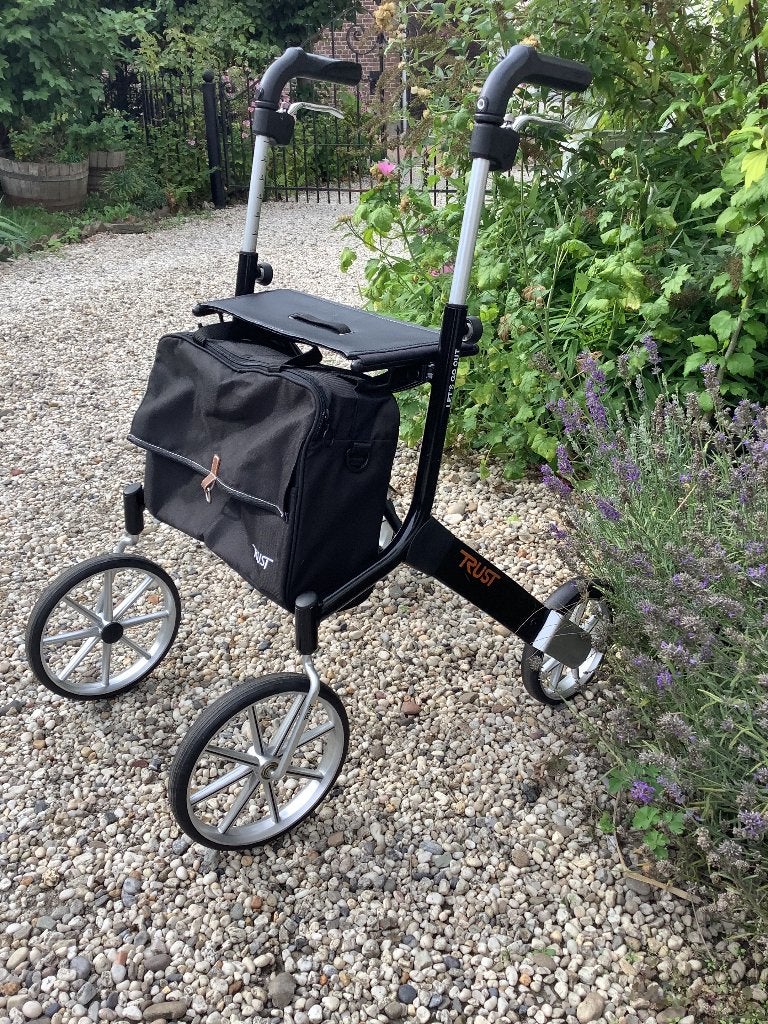 Trustcare let’s Go Out rollator, Ophalen of Verzenden, Opvouwbaar, Zo goed als nieuw