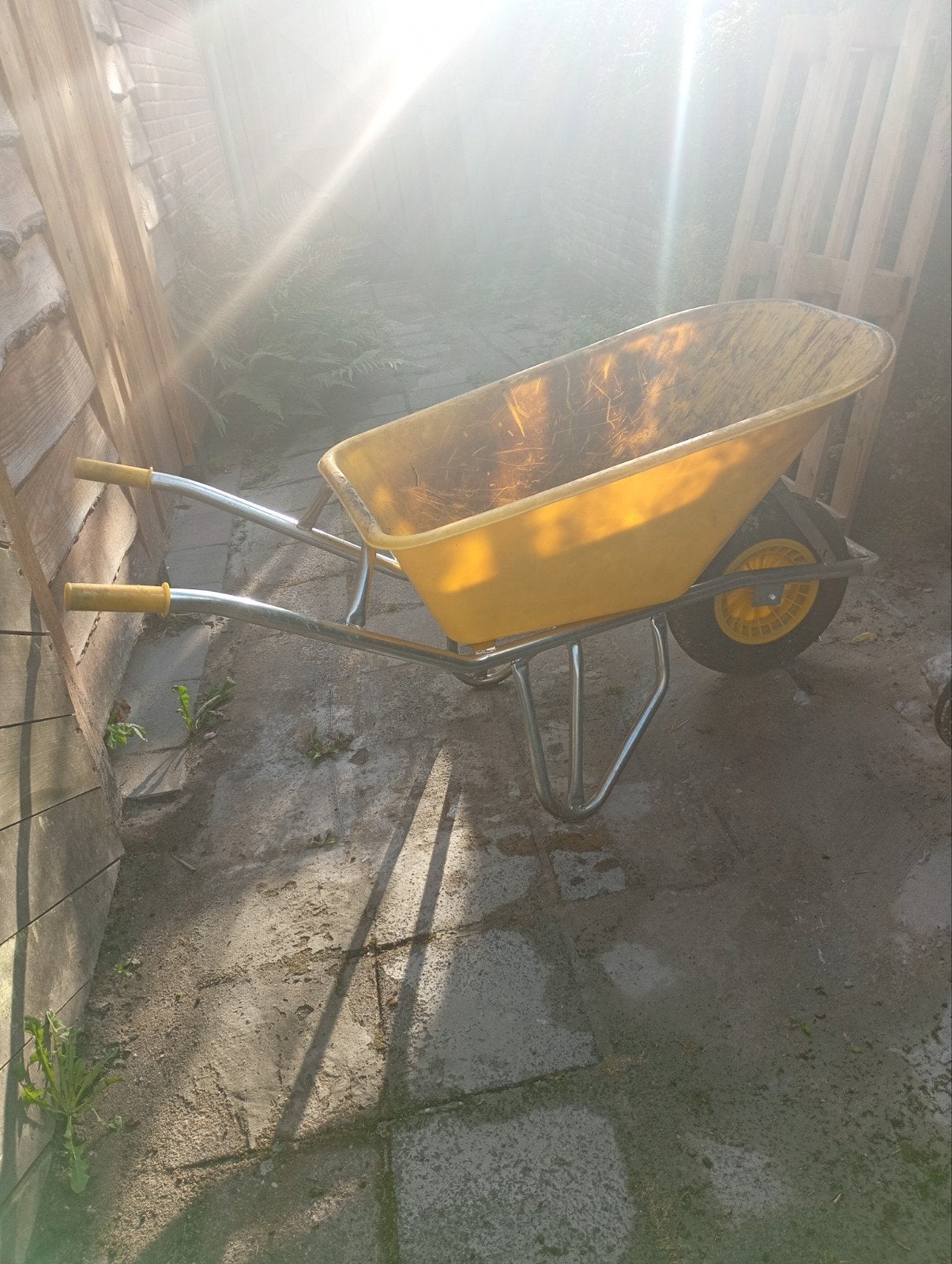 Gebruikte kruiwagen met antilekband - 100L, Tuin en Terras, Kruiwagens, Ophalen, Gebruikt, Handmatig