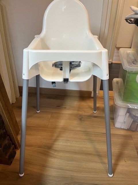 Ikea kinderstoel met eetblad., Ophalen, Zo goed als nieuw, Overige typen, Gordel(s)