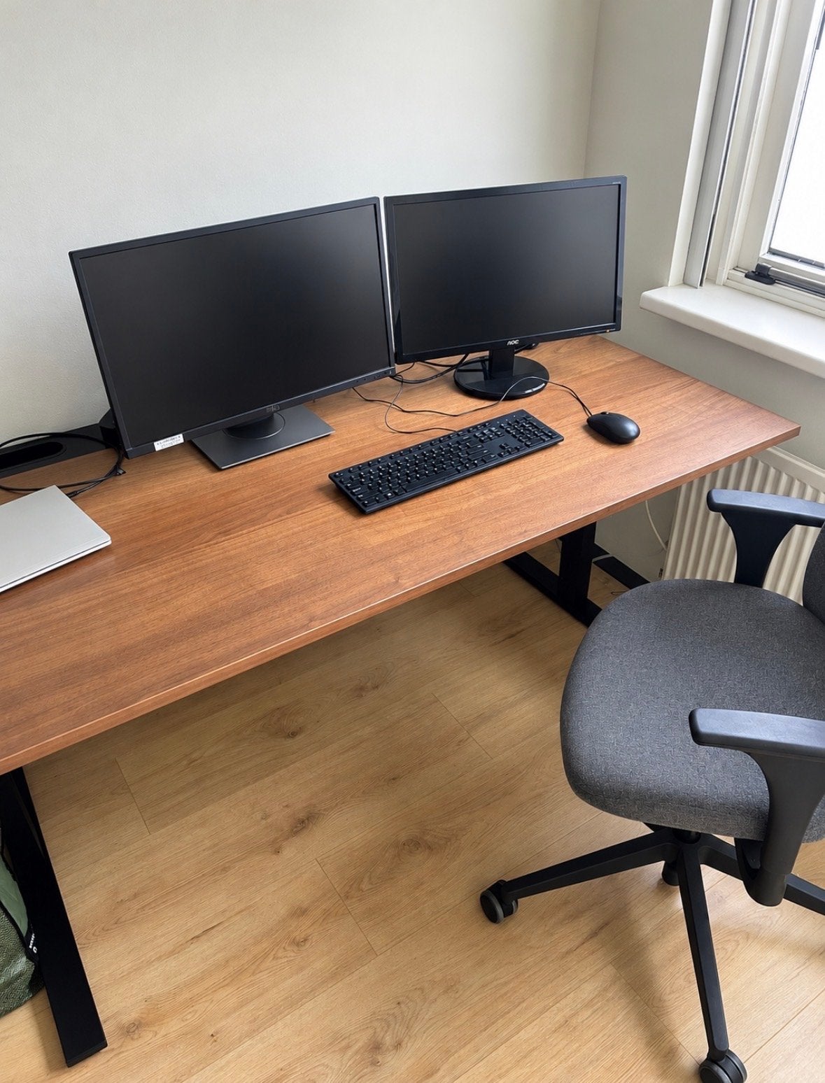 IKEA Mittzon Bureau walnoot, Ophalen, Zo goed als nieuw, IKEA