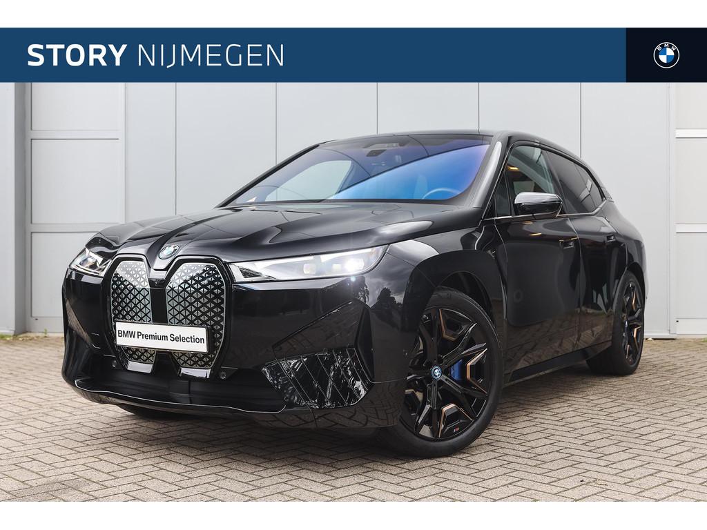 BMW iX xDrive40 High Executive / Sportpakket / Panoramadak S