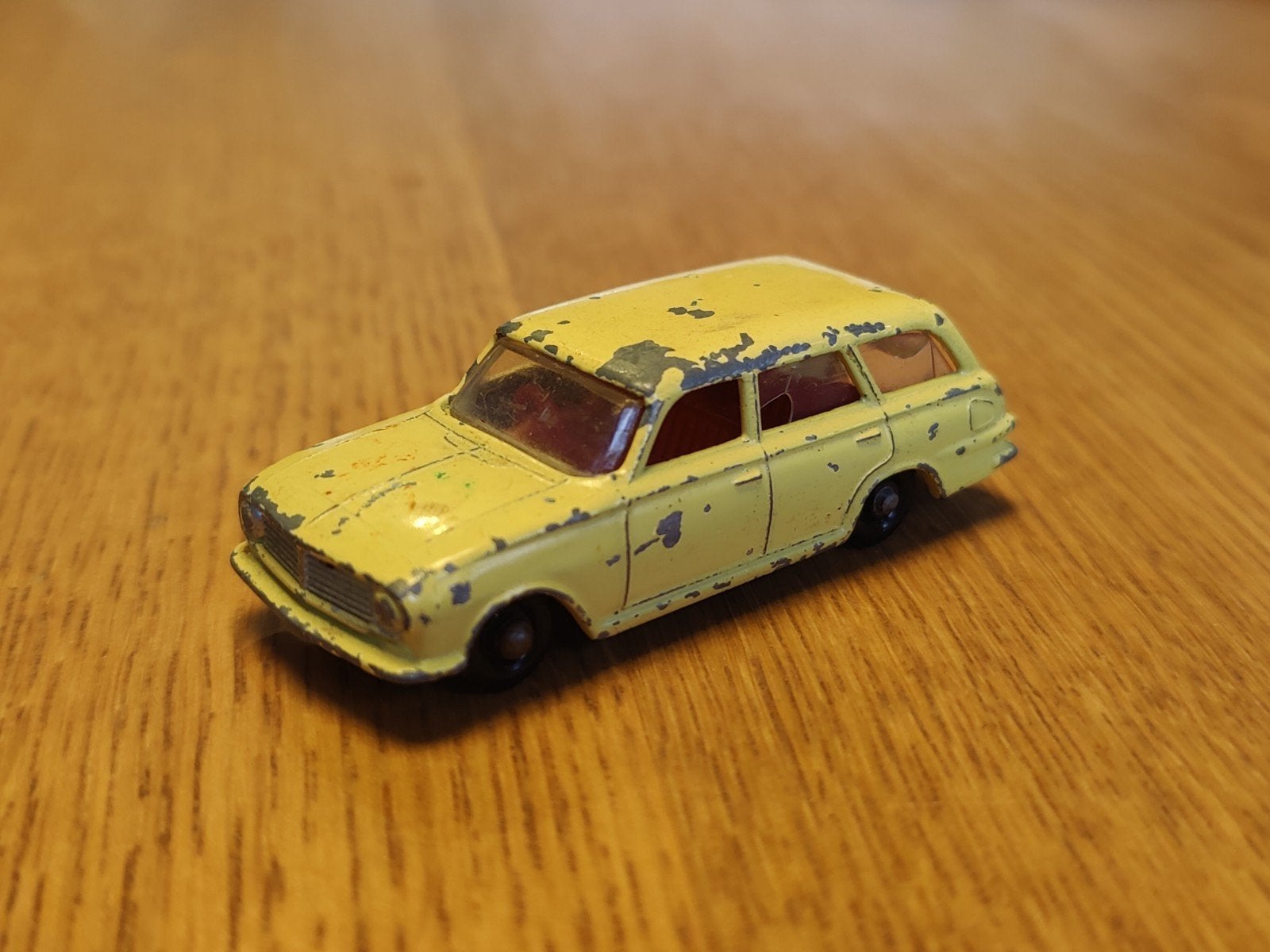 Matchbox Vauxhall Victor Estate Car GEEL, Ophalen of Verzenden, Zo goed als nieuw, Auto