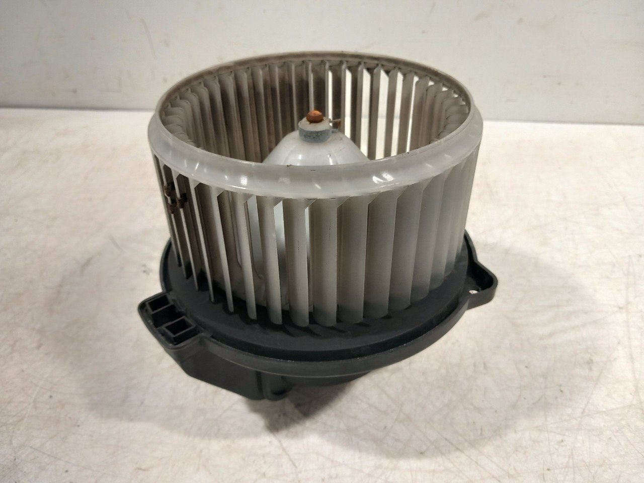 Kachel ventilator motor Land Rover Discovery, Onderdelen@venauto.nl, Van der Ven Autorecycling B.V., Ettenseweg 76, 4706 PB Roosendaal, The Netherlands