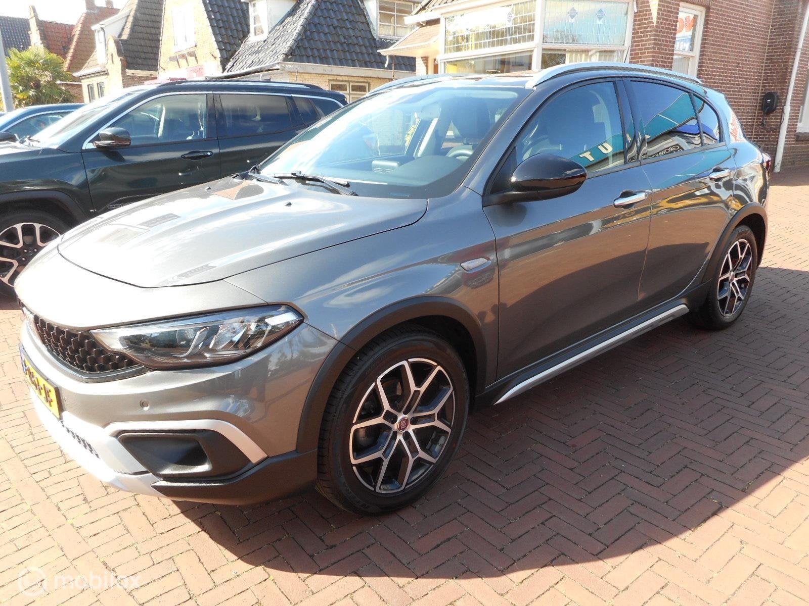 Fiat Tipo Cross 1.0 Cross TREKHAAK+METALLIC, Auto's, Fiat, Gebruikt, Euro 6, Met garantie (alle), 4 stoelen