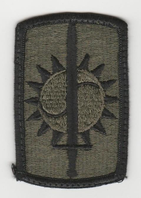 Embleem US Army - 8th Military Police Brigade (Gevechtstenue, Ophalen of Verzenden, Landmacht, Amerika, Embleem of Badge