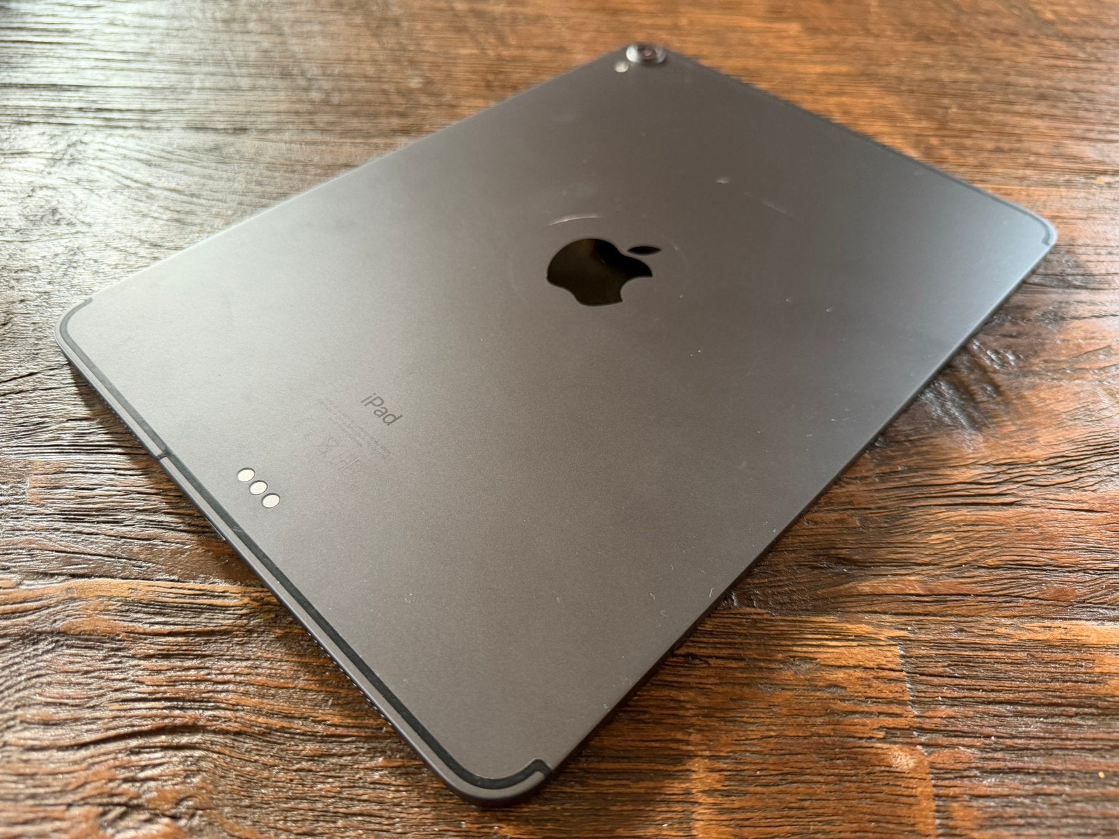 Foto 8 van Apple iPad Pro 11” A1934 512GB WiFi en LTE met storing