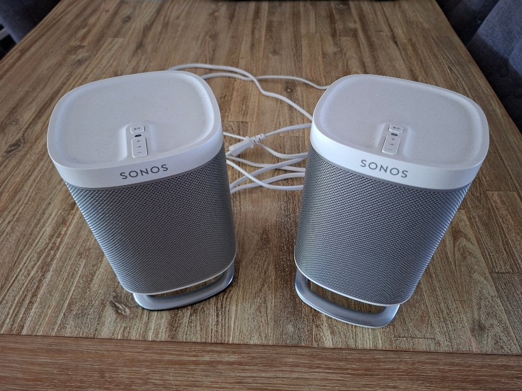 2x Sonos Play speakers, Inclusief standaarden, Ophalen, Zo goed als nieuw, Sonos