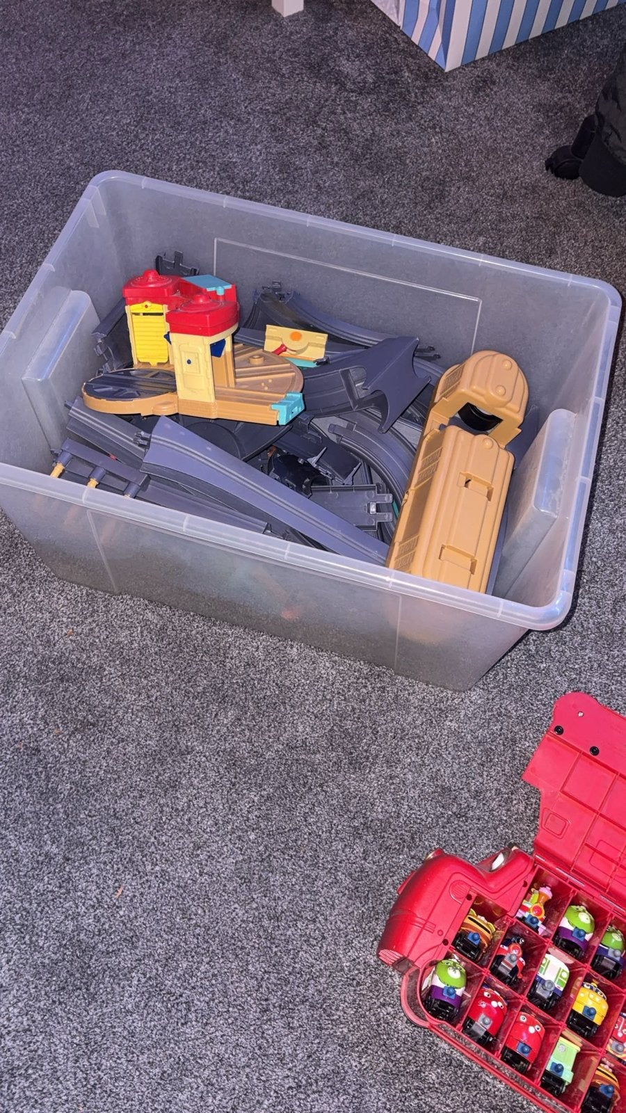 Chuggington speelgoed grote Doos met Spoorwegen en meer, Kinderen en Baby's, Ophalen of Verzenden, Zo goed als nieuw