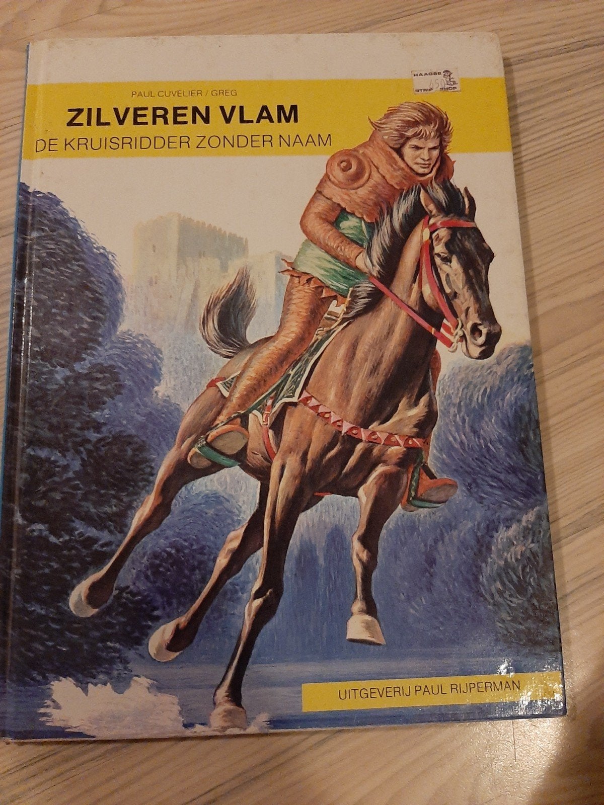 Zilveren Vlam - De Kruisridder Zonder Naam (Hardcover), Eén stripboek, Ophalen of Verzenden, Gelezen, Paul Cuvelier / Greg