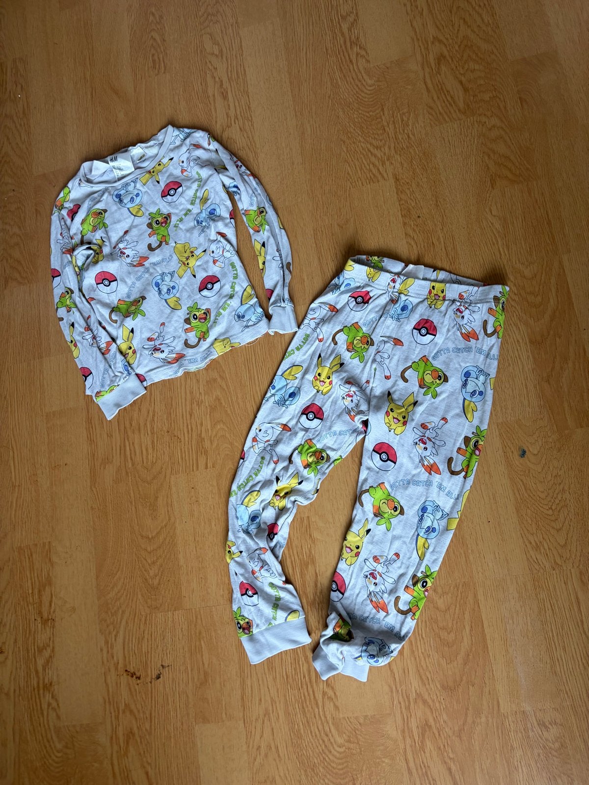 H&M Pokémon Pyjama Maat 110/116, Ophalen of Verzenden, Zo goed als nieuw, Jongen of Meisje, Nacht- of Onderkleding
