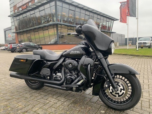 Harley-Davidson FLHT FLHX STREETGLIDE UITV (bj 2010), Dopplerlaan 26
9207 HC  Drachten, NL, H-D Benelux B.V., Bedrijf, Info@m-point.frl