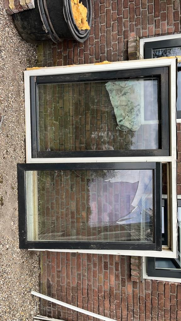 Gratis af te halen, hardhouten kozijn, Doe-het-zelf en Verbouw, Kozijnen en Schuifpuien, Ophalen, Gebruikt, Raamkozijn, 150 tot 225 cm