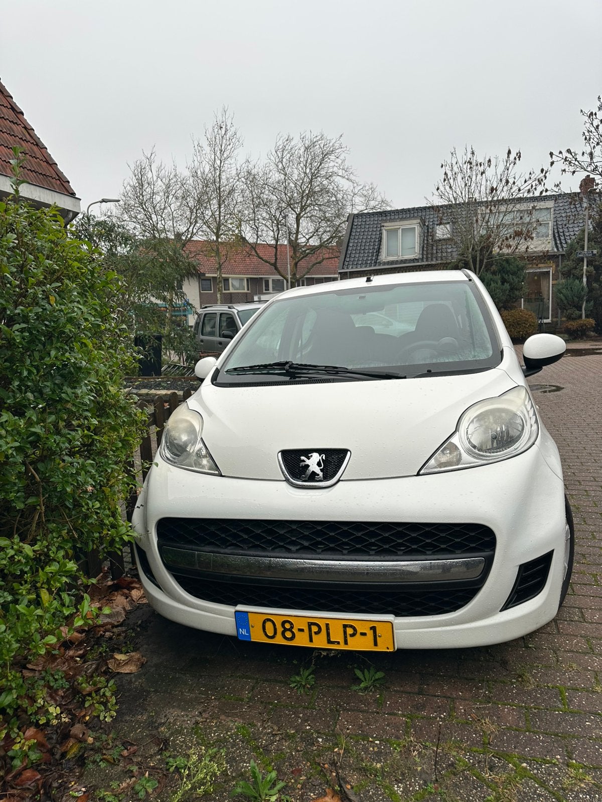 Peugeot 107 1.0 12V 5DR 2011 Wit, Auto's, Peugeot, Voorwielaandrijving, 4 stoelen, Origineel Nederlands, Handgeschakeld